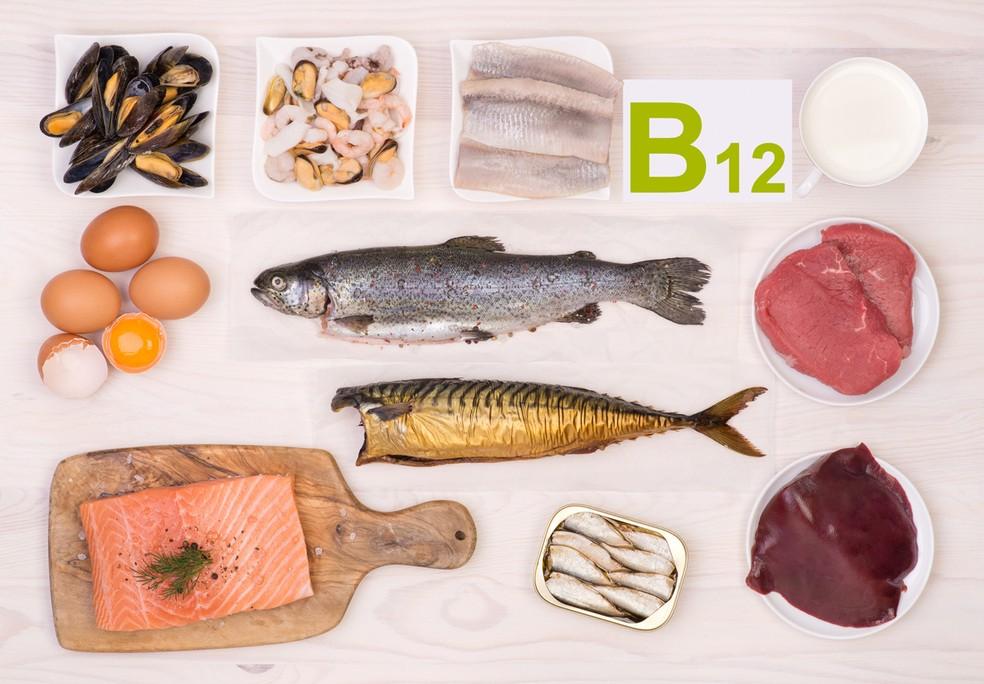 Falta de vitamina B12: sintomas, causas e tratamento
